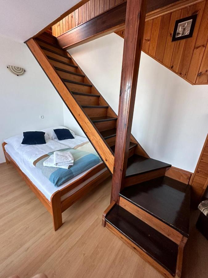 Villa Rejs יאסטארניה מראה חיצוני תמונה
